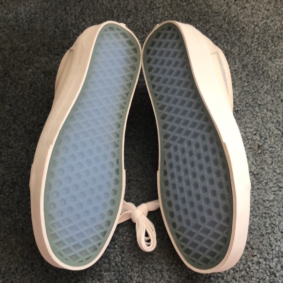NWOT Vans womens shoes - Picture 4 of 7